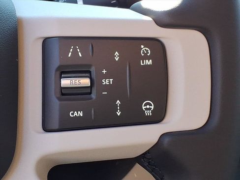 New 2026 Land Rover Defender 110 X-Dynamic SE image 15