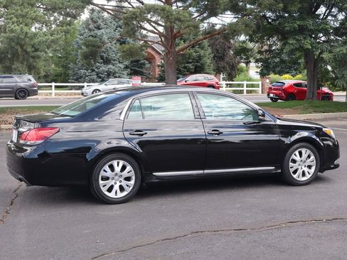 Used 2012 Toyota Avalon FWD image 4
