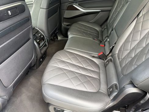 Used 2024 BMW X7 xDrive40i AWD/4WD image 27