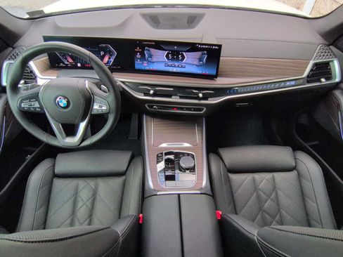 Used 2026 BMW X5 xDrive40i w/ Parking Assistance Package AWD/4WD image 16