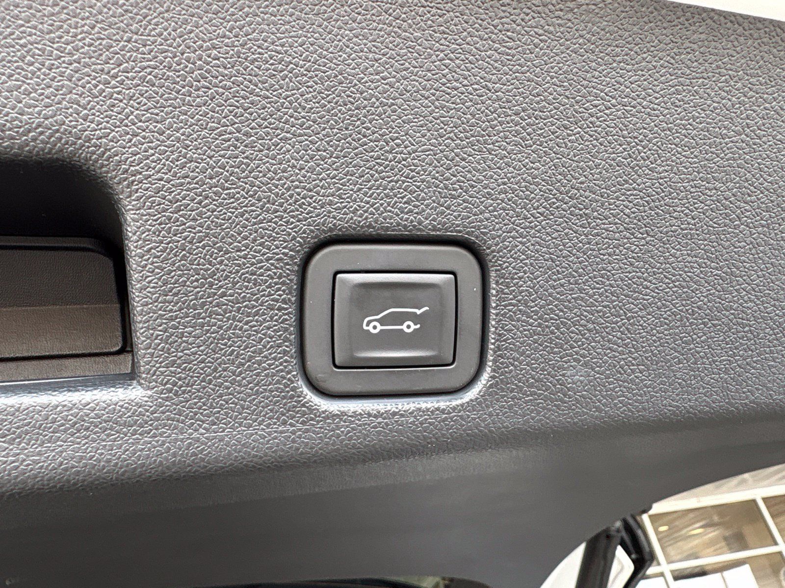 Used 2025 Buick Enclave Preferred FWD image 18