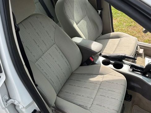 Used 2011 Ford Focus SE image 19