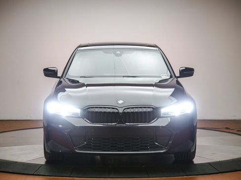 Used 2025 BMW 330i Sedan w/ M Sport Package RWD image 7