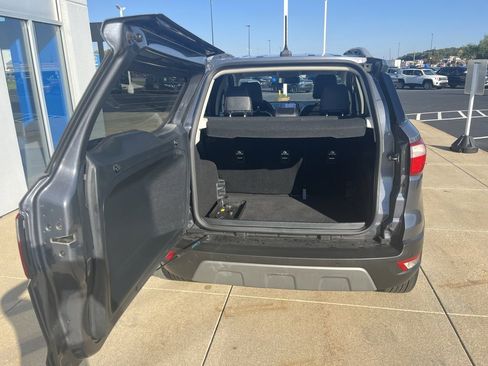 Used 2022 Ford EcoSport Titanium image 9