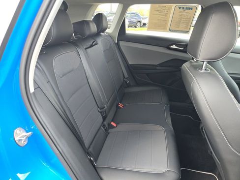 Used 2023 Volkswagen Taos SE image 26