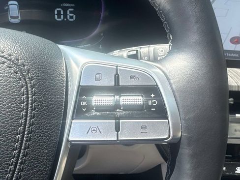 Used 2024 Kia Telluride EX w/ EX Captain's Chair Package AWD/4WD image 22