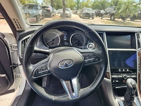 Used 2018 INFINITI Q50 Luxe w/ Essential Package (3.0T Luxe) RWD image 3