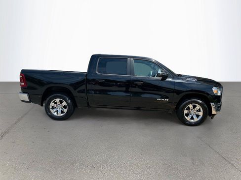 Used 2024 RAM 1500 Laramie AWD/4WD image 3