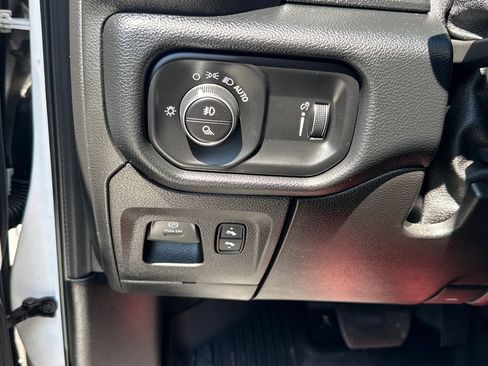 Used 2020 RAM 1500 Big Horn AWD/4WD image 32