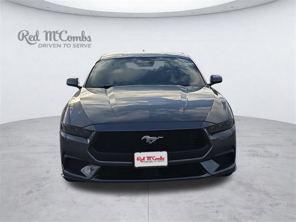 Used 2025 Ford Mustang Coupe RWD image 9