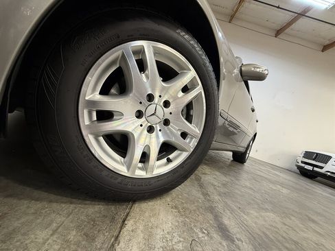 Used 2006 Mercedes-Benz E 350 4MATIC Sedan image 11