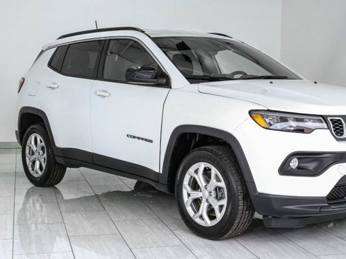 Used 2024 Jeep Compass Latitude AWD/4WD image 44