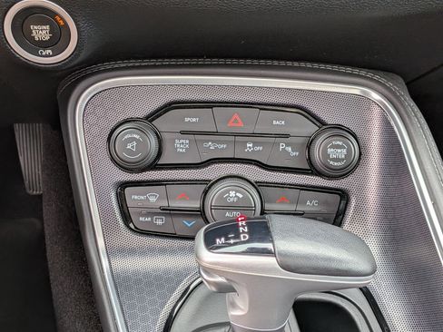 Used 2016 Dodge Challenger R/T Scat Pack w/ Leather Interior Group image 23