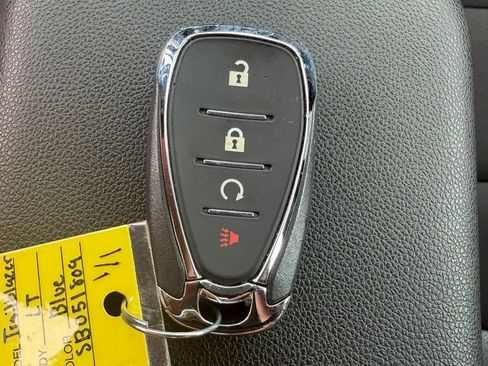 Used 2025 Chevrolet TrailBlazer LT AWD/4WD image 30