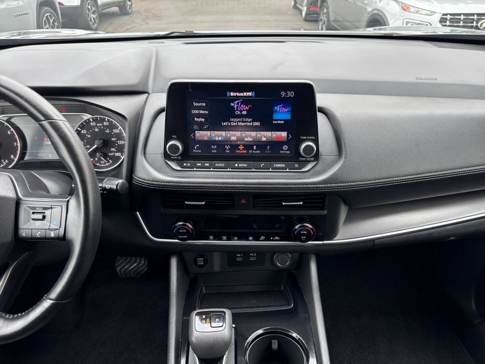 Used 2025 Nissan Rogue SV FWD image 16