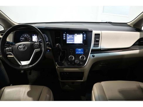 Used 2017 Toyota Sienna XLE Mobility Handicap Van image 22