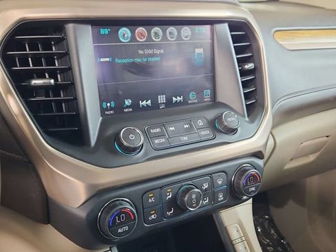 Used 2019 GMC Acadia Denali w/ Technology Package FWD image 19