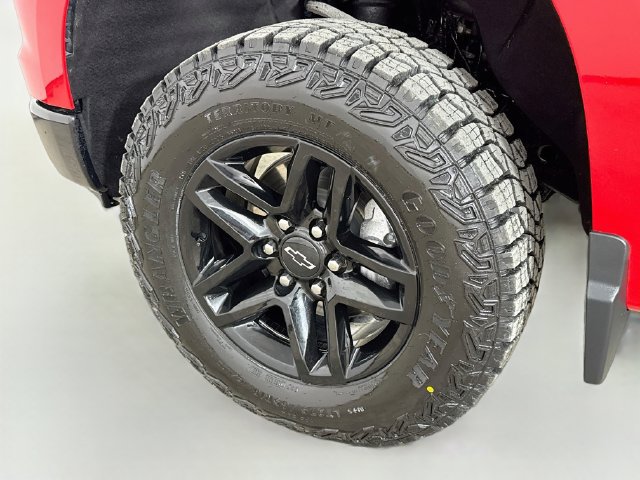 Used 2023 Chevrolet Silverado 1500 LT Trail Boss AWD/4WD image 32