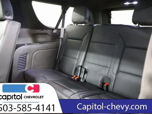 Used 2022 Chevrolet Suburban LT image 32