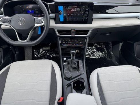 New 2025 Volkswagen Taos SE image 14