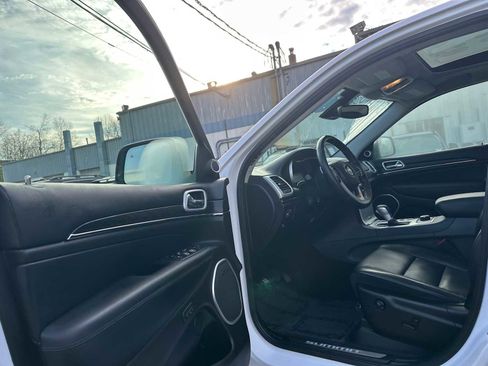 Used 2018 Jeep Grand Cherokee Summit w/ Platinum Series Group image 20