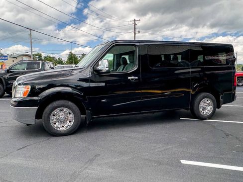 Used 2018 Nissan NV 3500 SV w/ Navigation Package RWD image 7