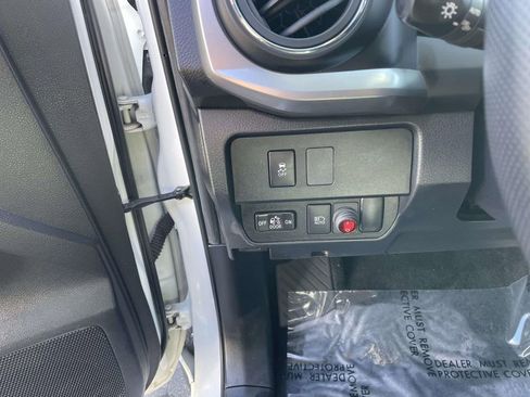 Used 2023 Toyota Tacoma SR5 w/ Technology Package image 31