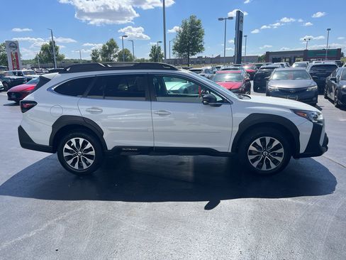 Used 2025 Subaru Outback Limited AWD/4WD image 6