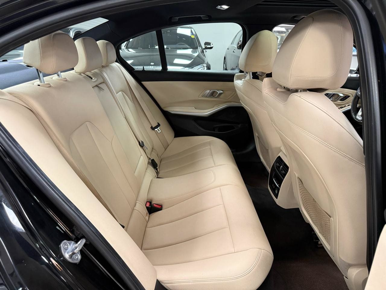 Used 2020 BMW 330i Sedan w/ Convenience Package RWD image 15