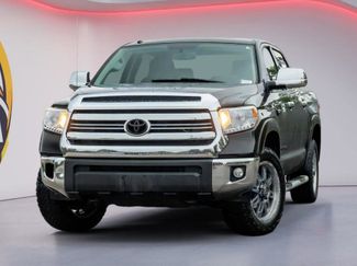 Used 2017 Toyota Tundra SR5 w/ SR5 Upgrade Package AWD/4WD video 1