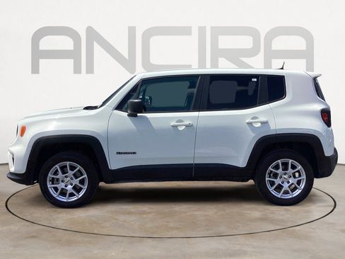 Used 2023 Jeep Renegade Latitude AWD/4WD image 8