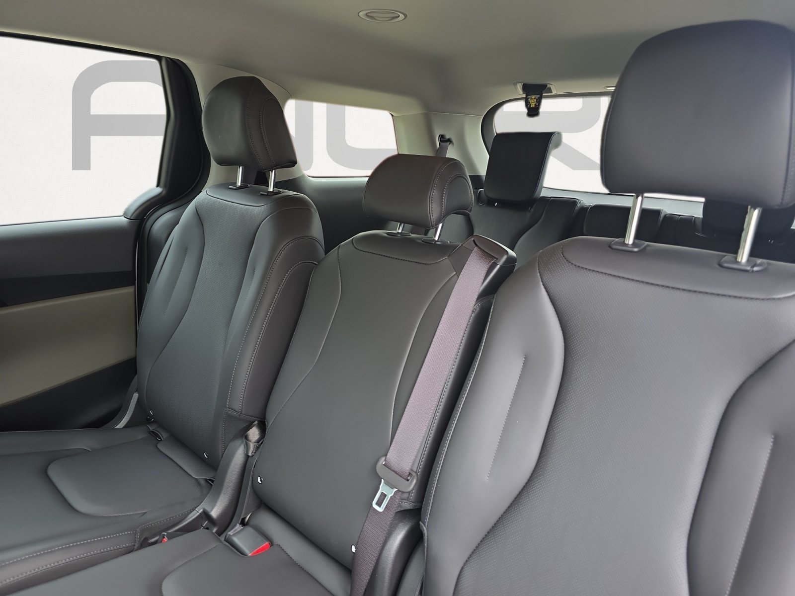 Certified 2026 Kia Carnival LX FWD image 22