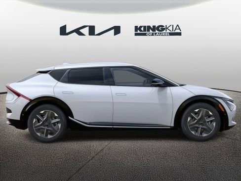 New 2025 Kia EV6 Light w/ Light LR Technology Package RWD image 8