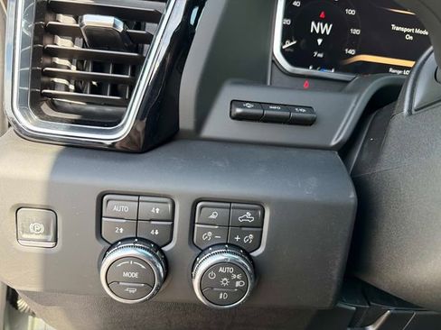 New 2026 GMC Sierra 2500 Denali w/ Denali Reserve Package AWD/4WD image 32