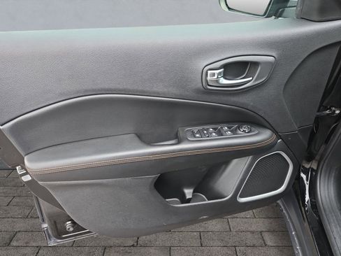 Used 2019 Jeep Compass Limited image 10