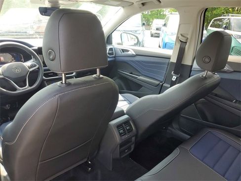New 2025 Volkswagen Taos SEL image 12