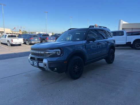 New 2025 Ford Bronco Sport Badlands image 3