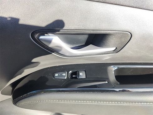 Certified 2023 Hyundai Tucson Limited image 34