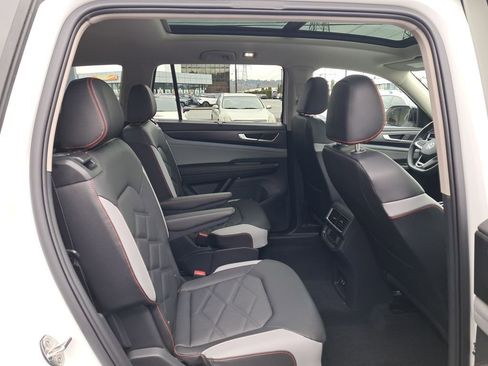 New 2026 Volkswagen Atlas Peak Edition AWD/4WD image 16