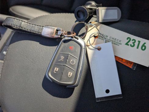 Used 2023 Cadillac XT6 Luxury image 26