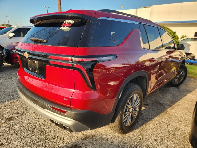 Used 2024 Chevrolet Traverse LT FWD image 5