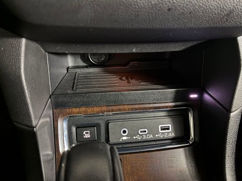 Used 2023 Subaru Ascent Touring image 16