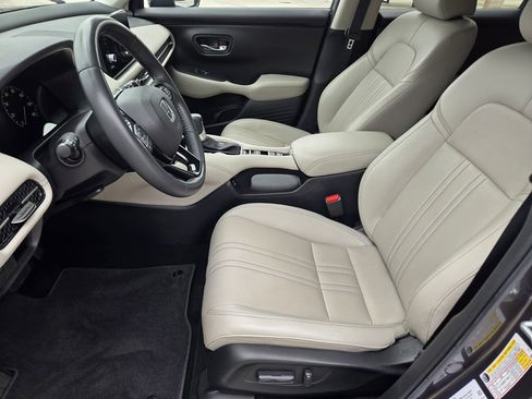 Certified 2024 Honda HR-V EX-L image 17