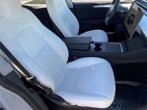 Used 2023 Tesla Model Y Long Range image 11