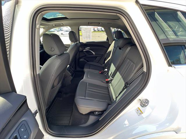 Used 2025 Audi Q5 Premium w/ Convenience Package AWD/4WD image 11