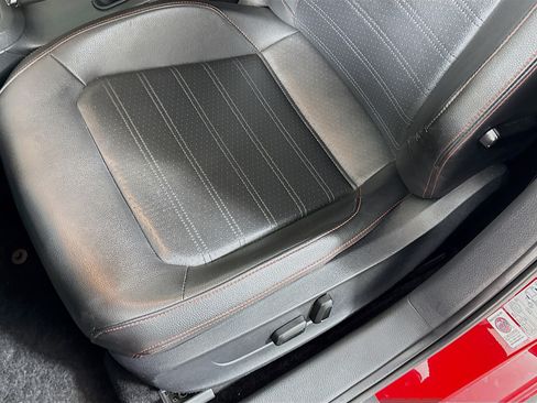 Used 2014 Volkswagen Jetta GLI FWD image 19