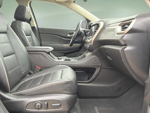 Used 2023 GMC Acadia Denali w/ Black Diamond Edition image 11