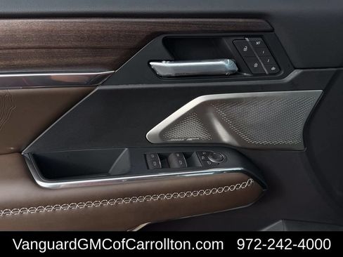 New 2026 GMC Acadia Denali Ultimate w/ LPO, Floor Liner Package AWD/4WD image 21