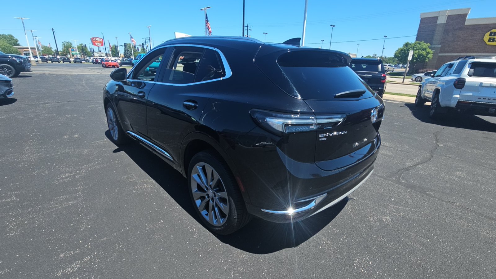 Used 2023 Buick Envision Avenir AWD/4WD image 5