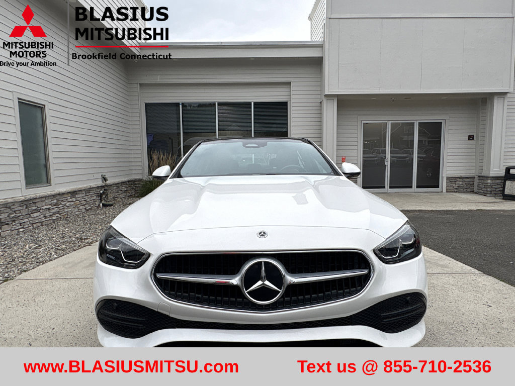 Used 2023 Mercedes-Benz C 300 4MATIC Sedan image 4
